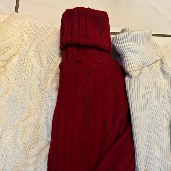 Cute fall/winter sweater bundle - Picture 3 of 6